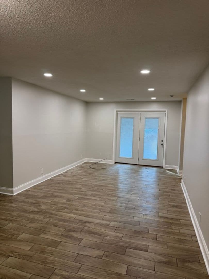 Knoxville Apartment: 212 S. David Ln.