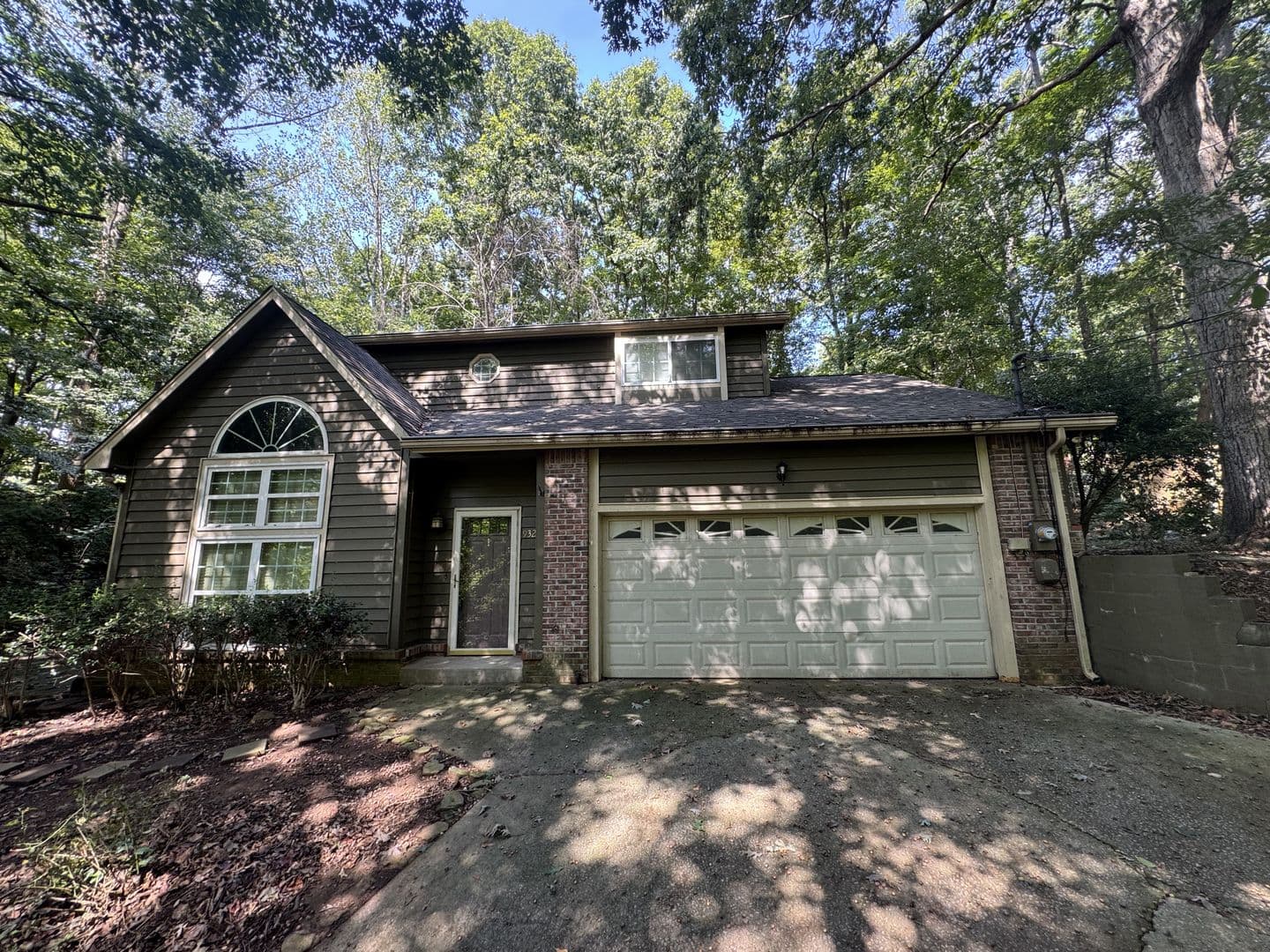 Knoxville House: 9325 George Williams Rd.