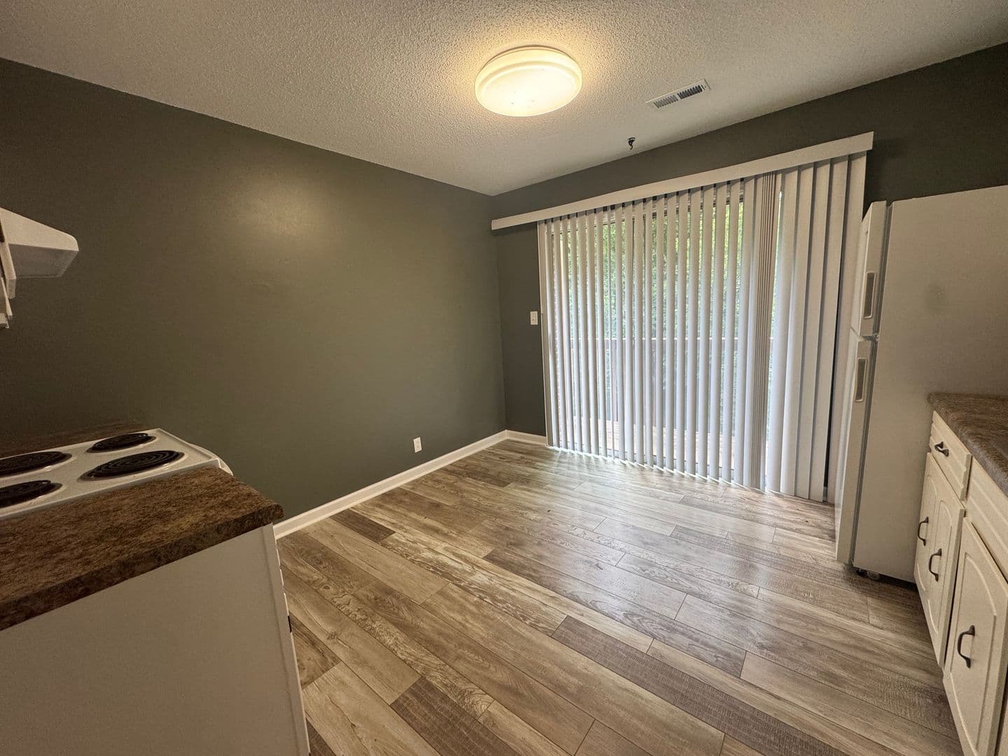 Knoxville Apartment: 212 S. David Ln.