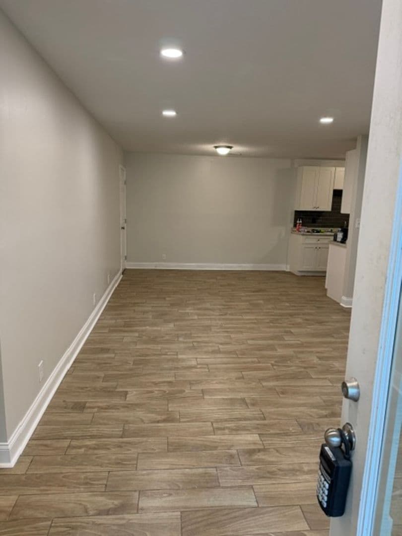 Knoxville Apartment: 212 S. David Ln.