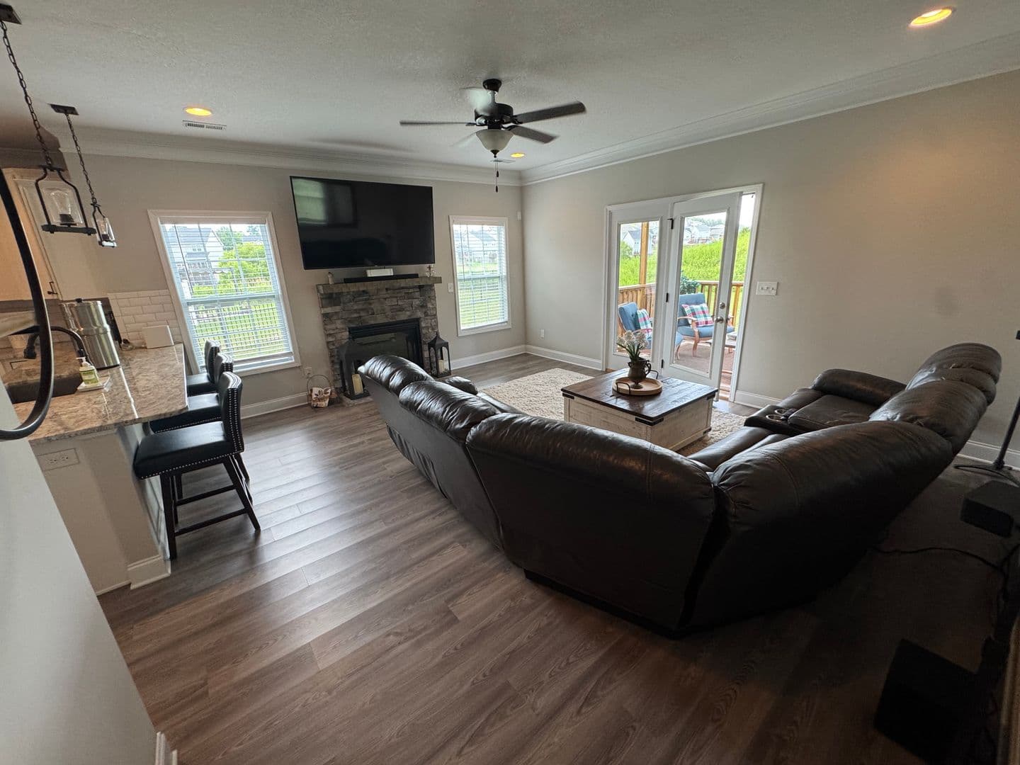 Oak Ridge House: 104 Deerberry Ln