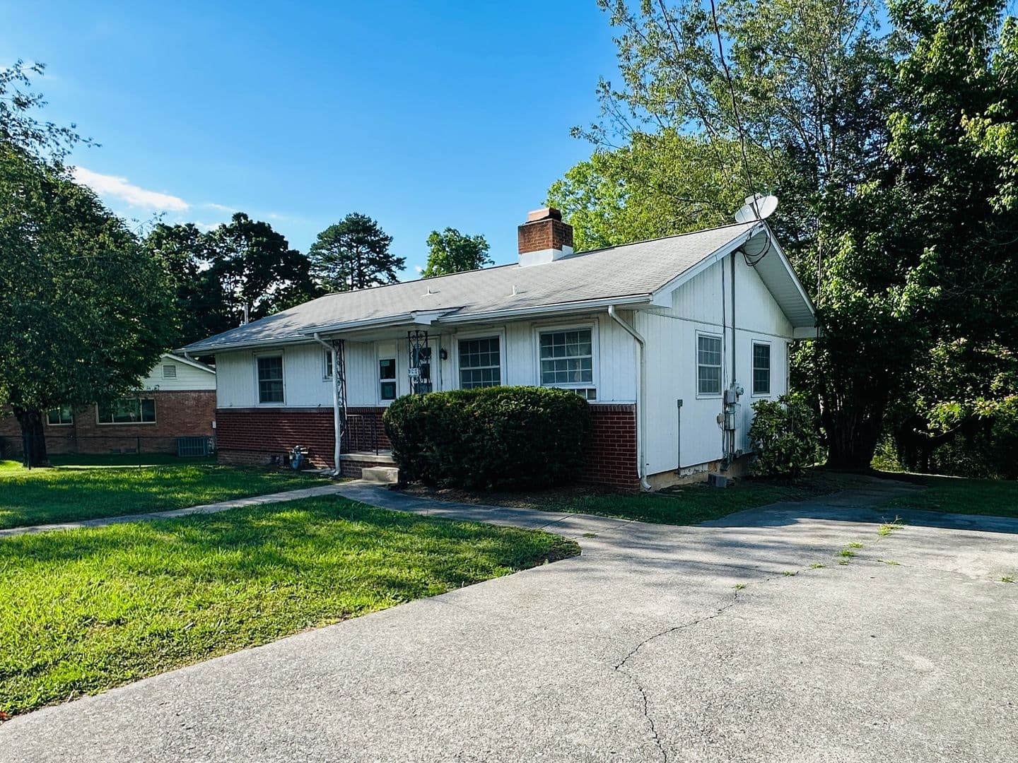 Oak Ridge House: 120 Utah Ave