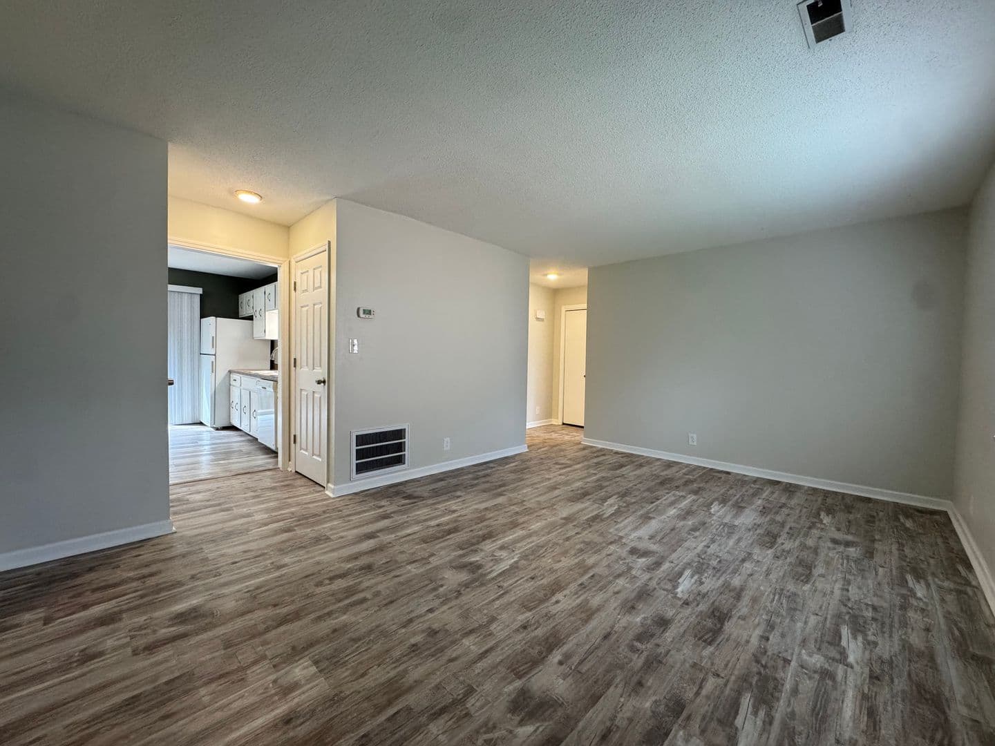 Knoxville Apartment: 212 S. David Ln.