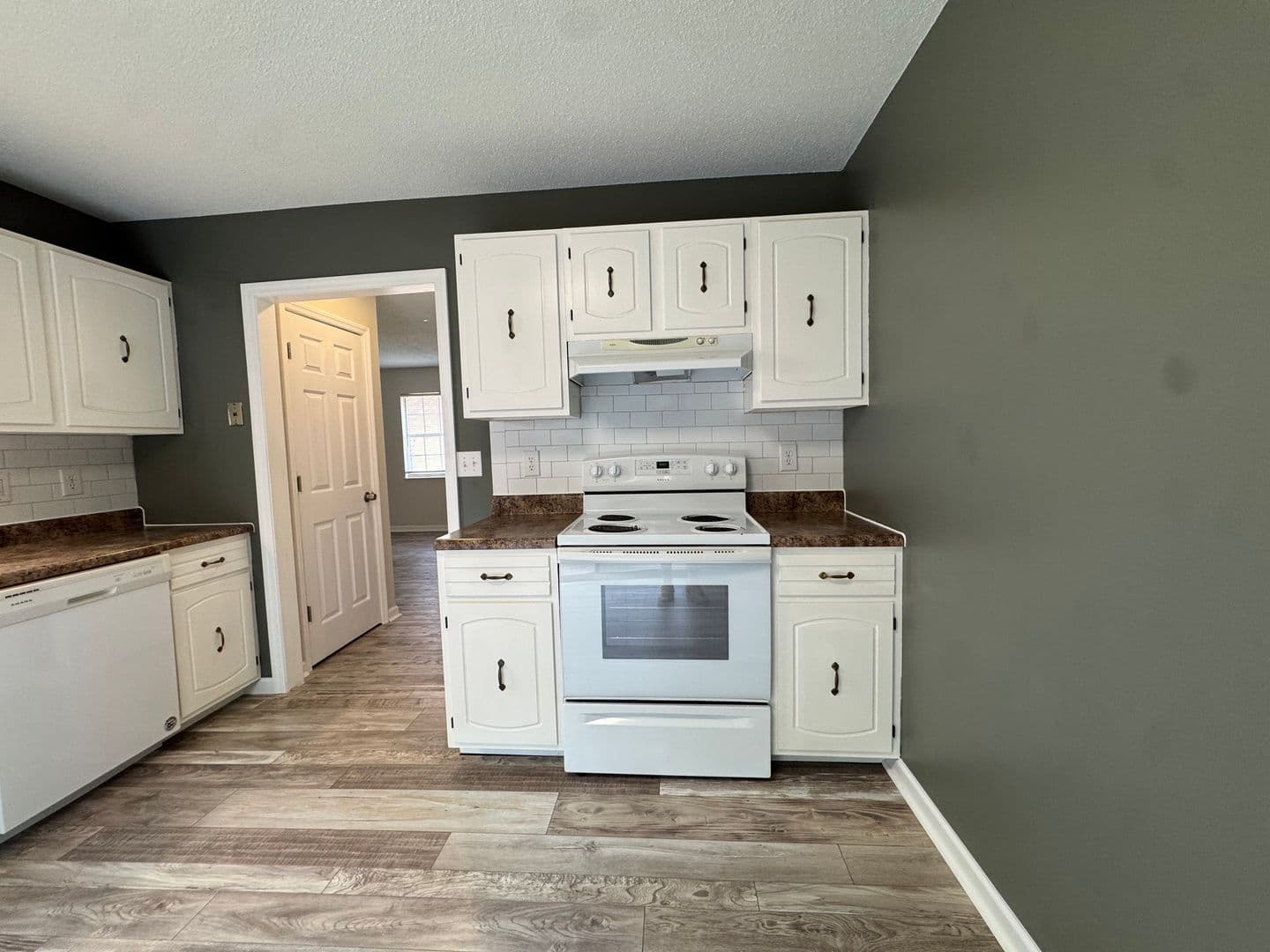 Knoxville Apartment: 212 S. David Ln.