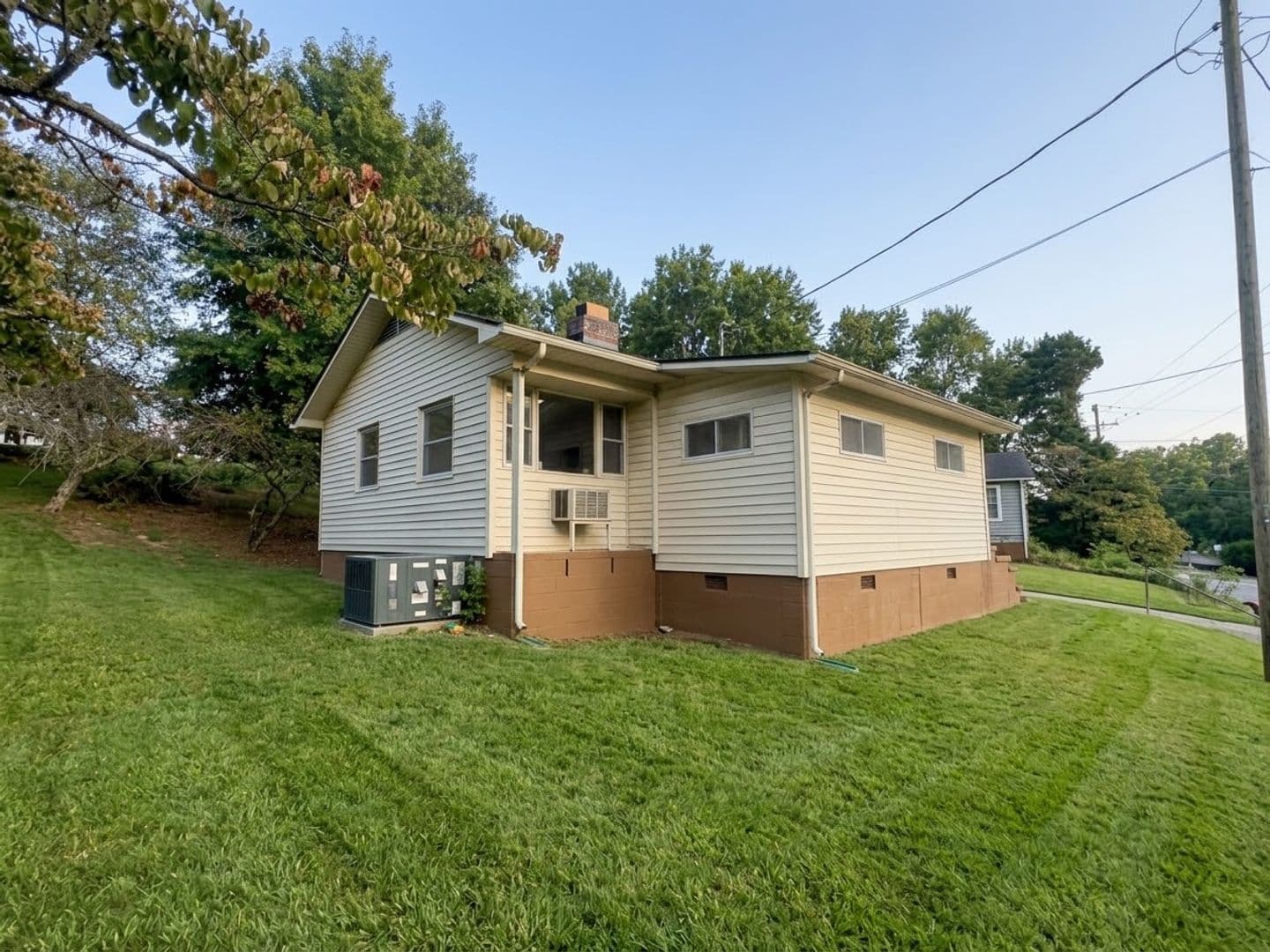 Oak Ridge House: 150 Outer Drive
