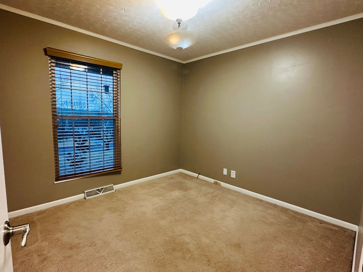 Knoxville House: 10837 Dineen Dr