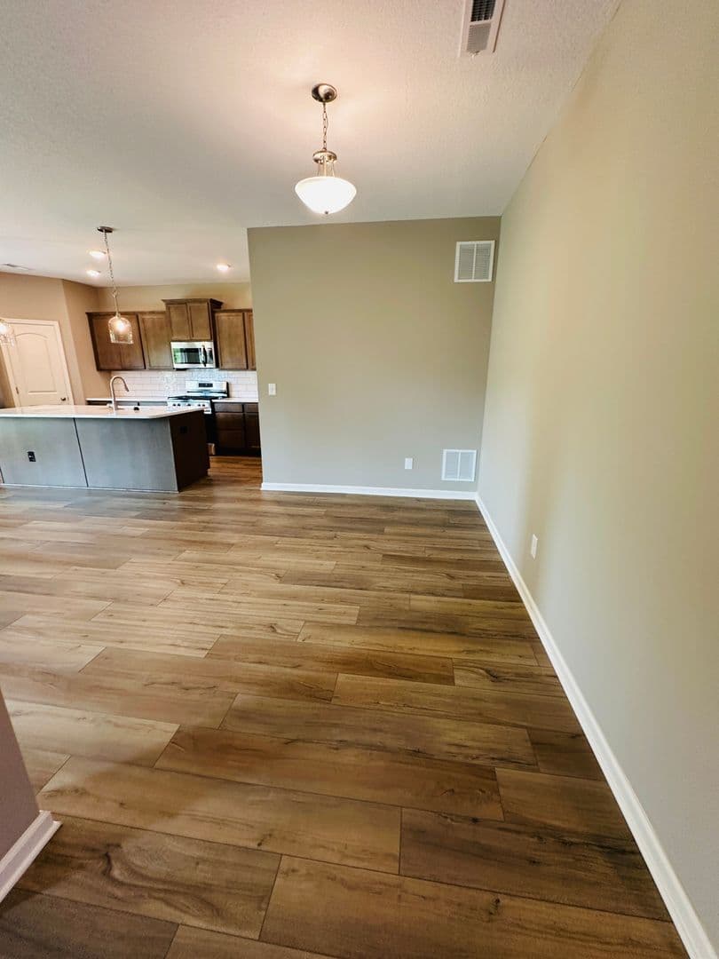 Knoxville House: 1939 Juniper Brush Rd