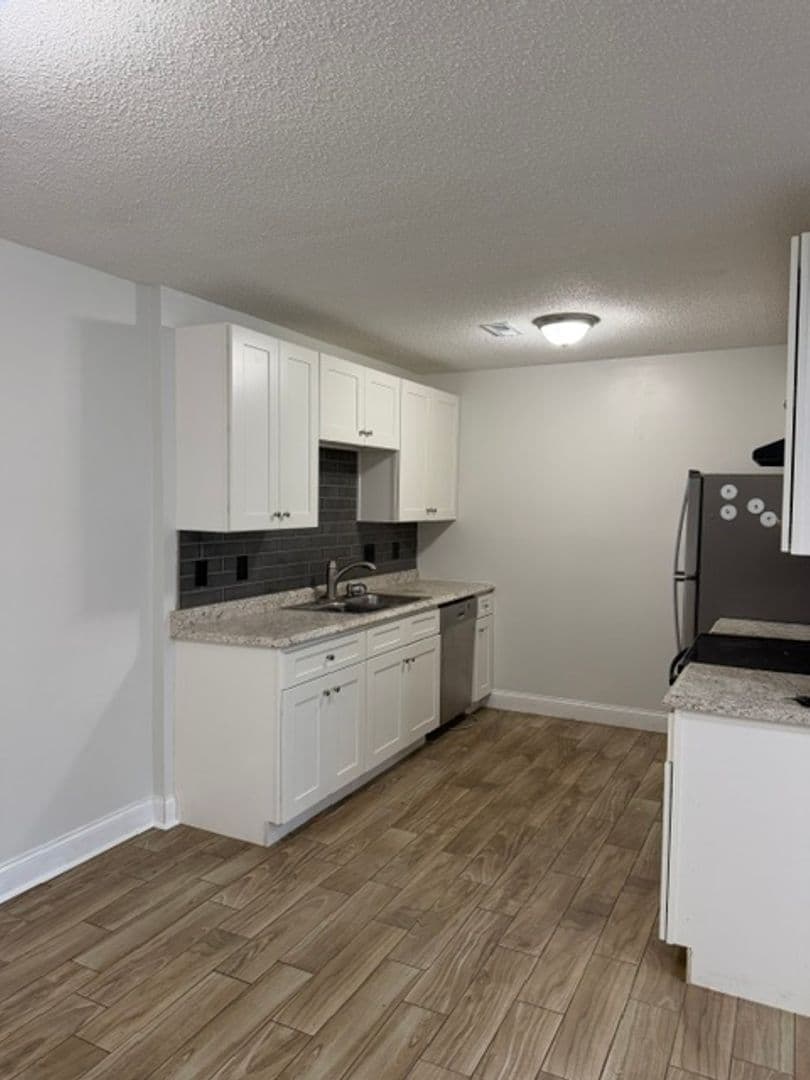 Knoxville Apartment: 212 S. David Ln.