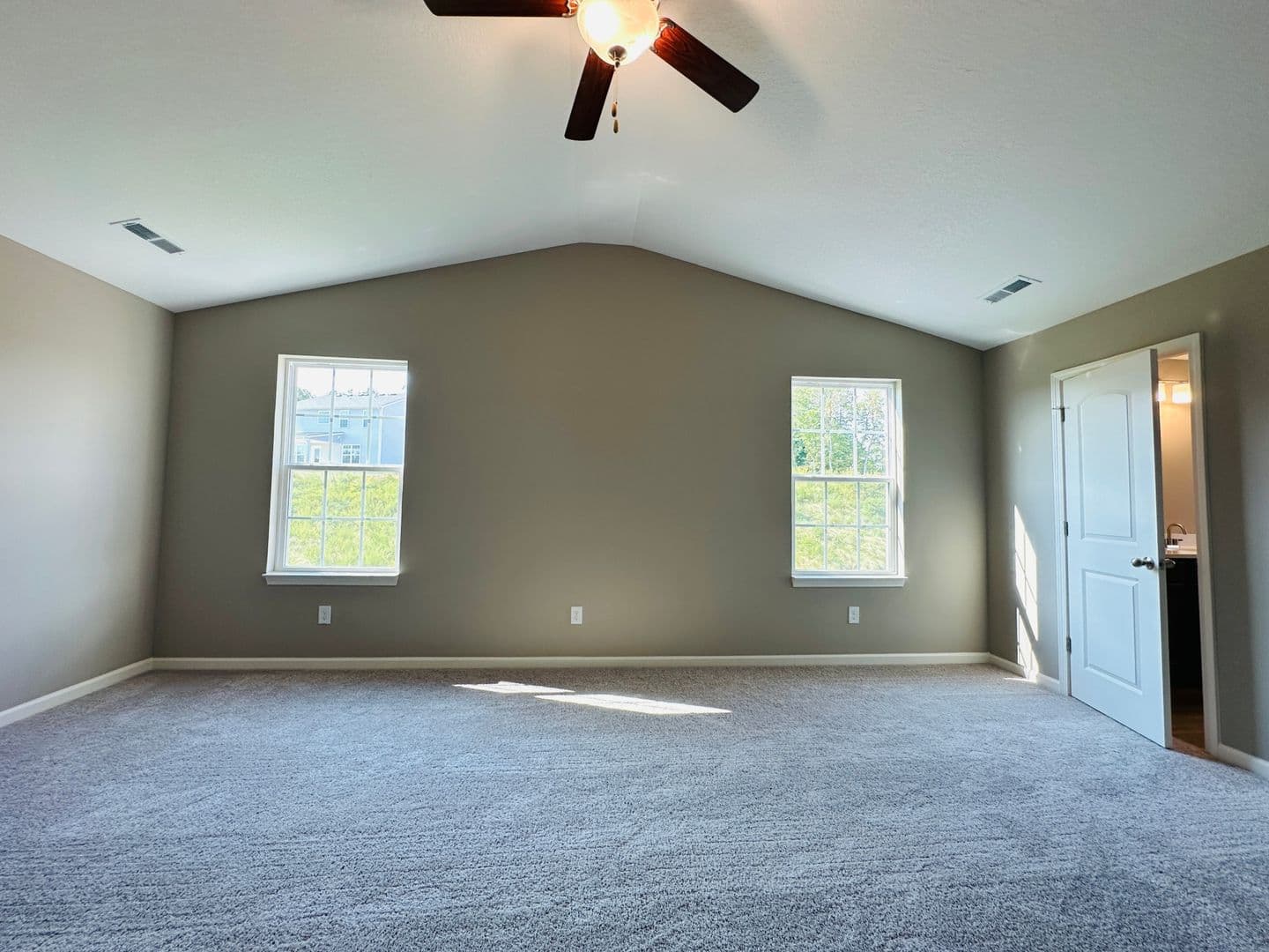 Knoxville House: 1939 Juniper Brush Rd