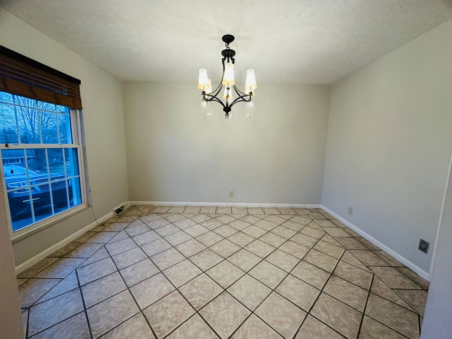 Knoxville House: 10837 Dineen Dr