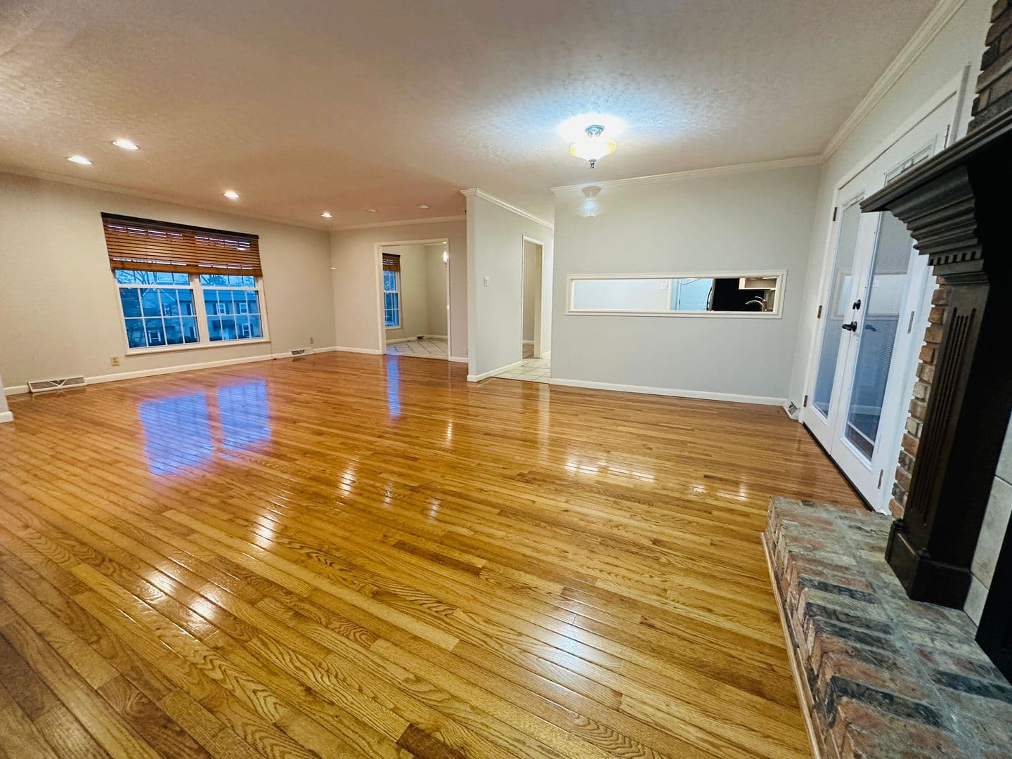 Knoxville House: 10837 Dineen Dr