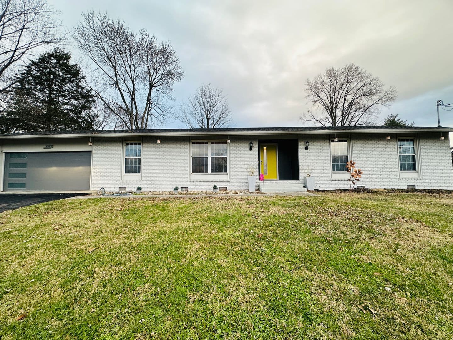 Knoxville House: 10837 Dineen Dr