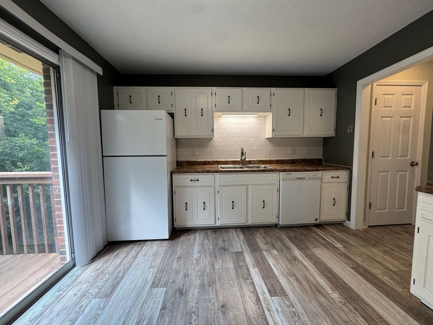 Knoxville Apartment: 212 S. David Ln.