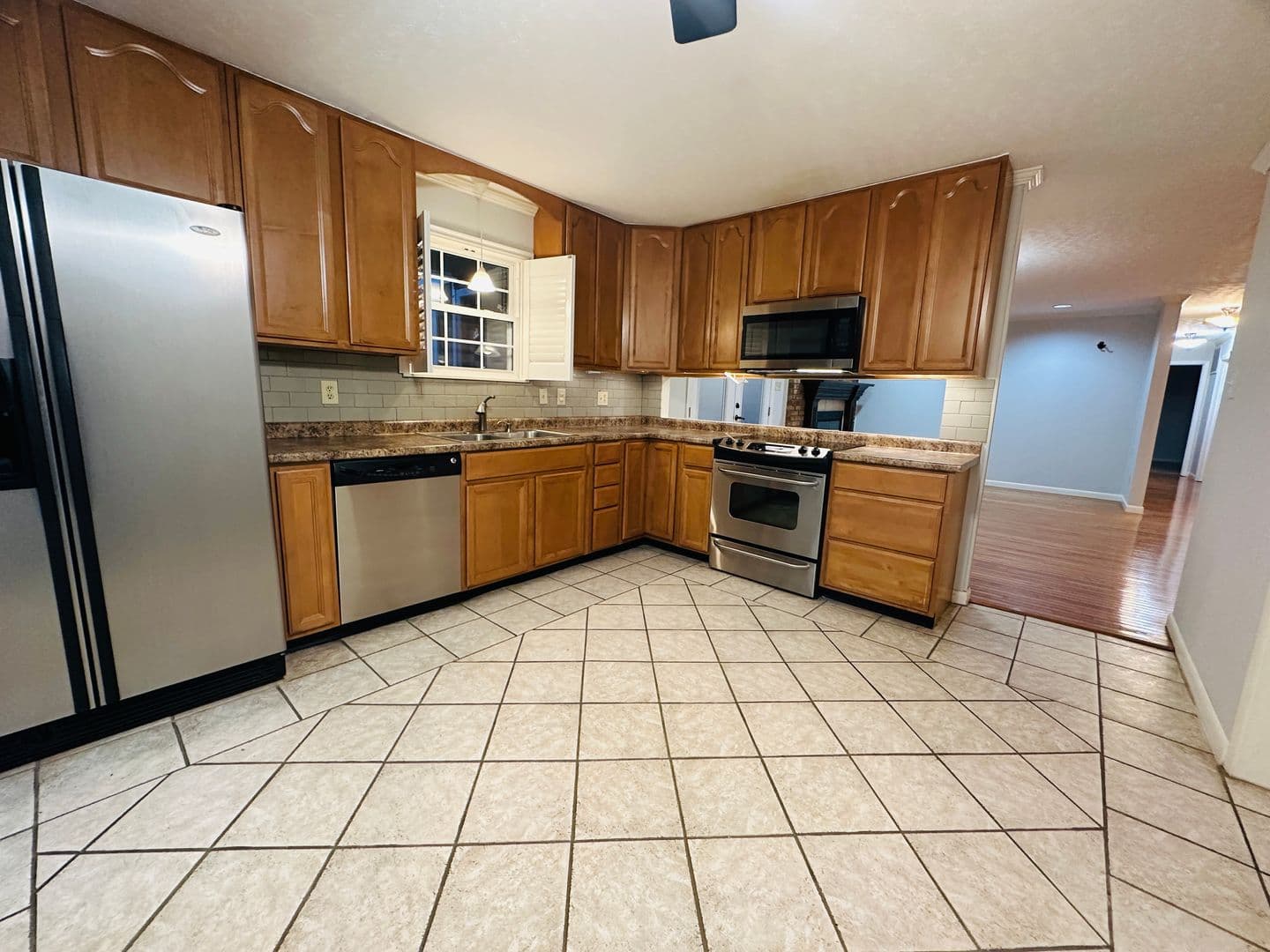 Knoxville House: 10837 Dineen Dr