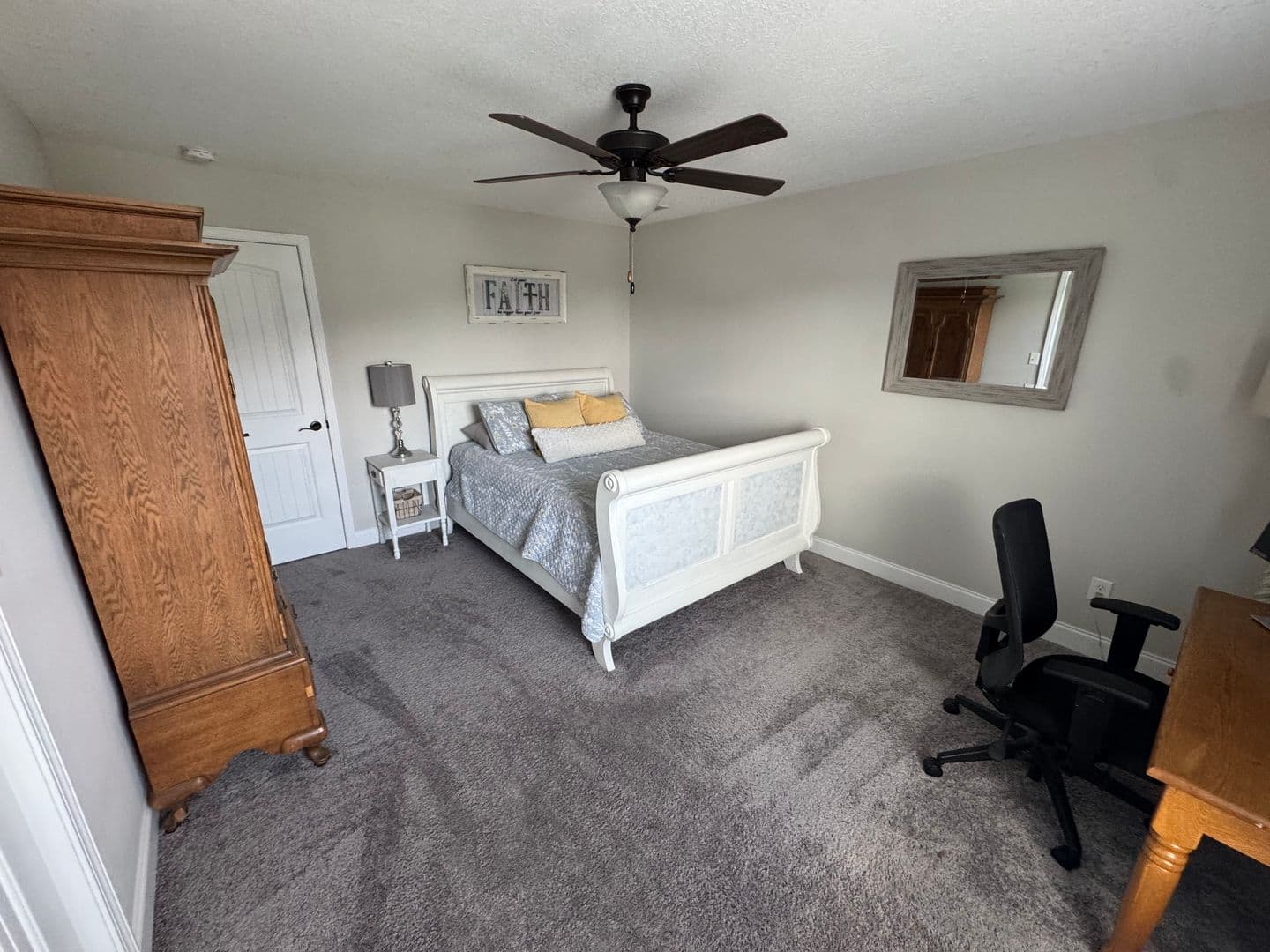 Oak Ridge House: 104 Deerberry Ln