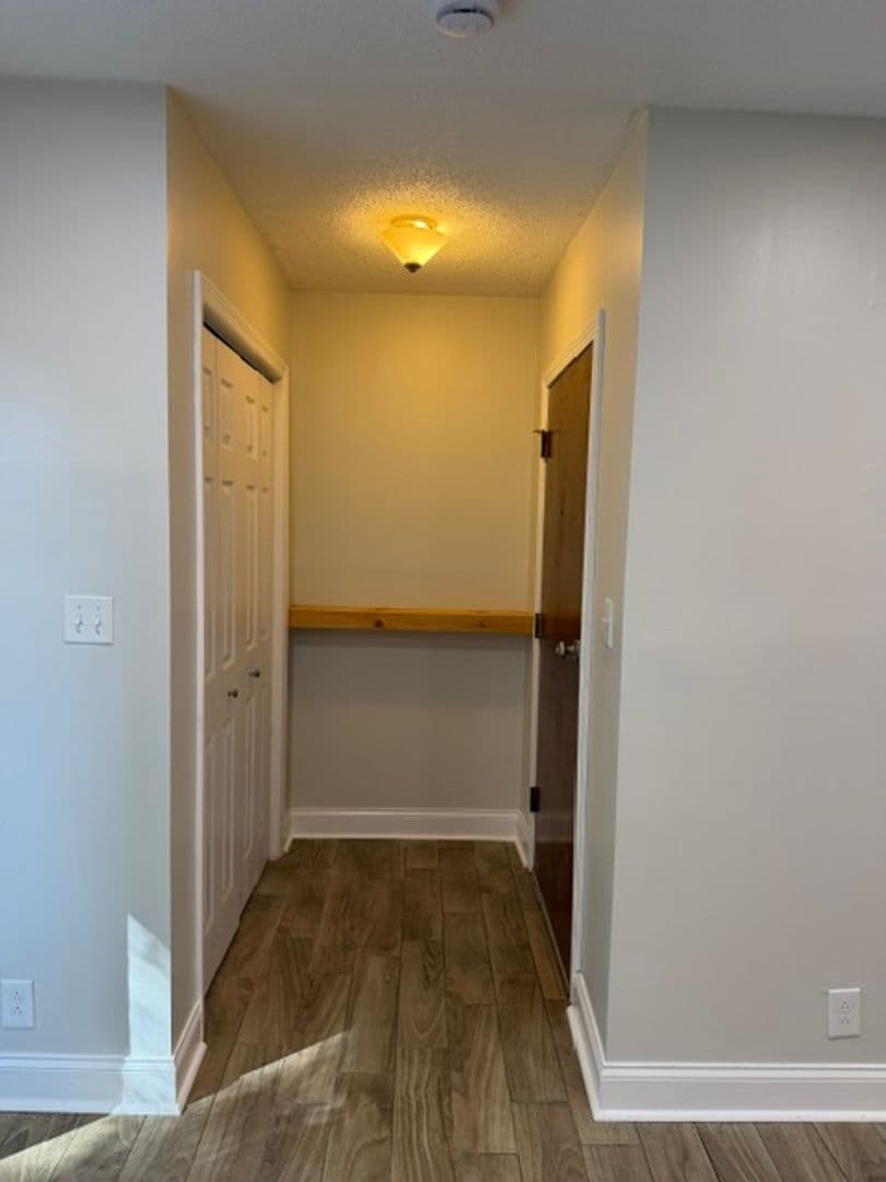 Knoxville Apartment: 212 S. David Ln.