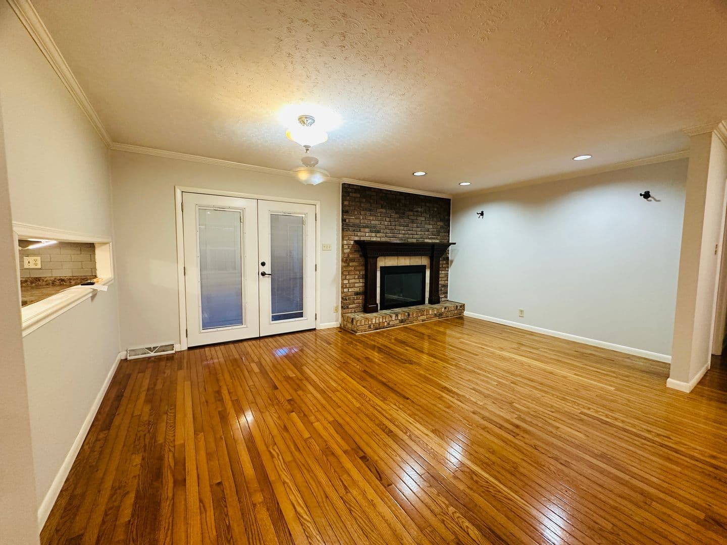 Knoxville House: 10837 Dineen Dr