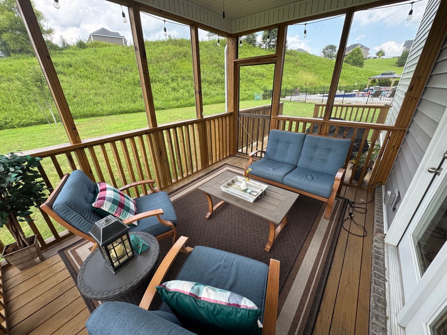 Oak Ridge House: 104 Deerberry Ln