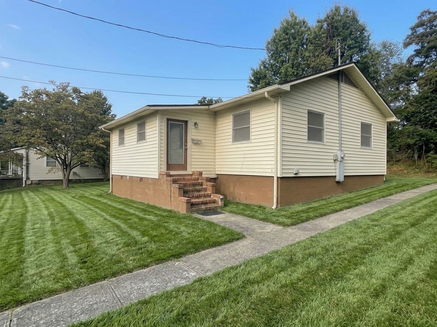 Oak Ridge House: 150 Outer Drive