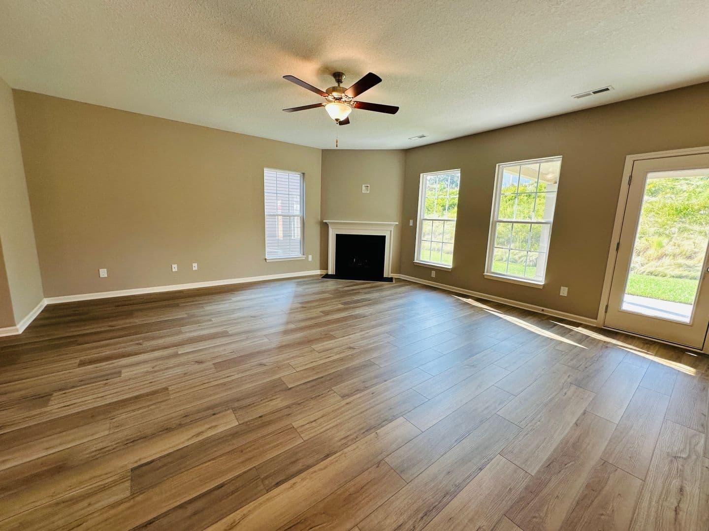 Knoxville House: 1939 Juniper Brush Rd
