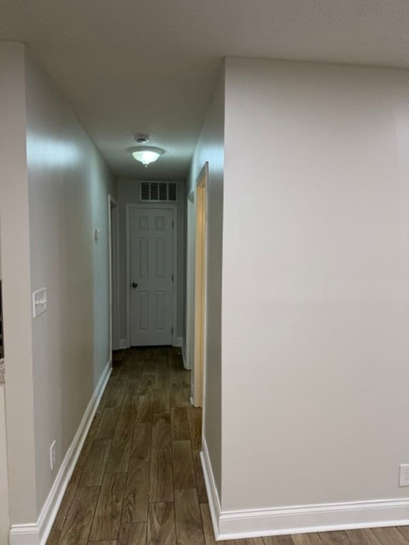 Knoxville Apartment: 212 S. David Ln.