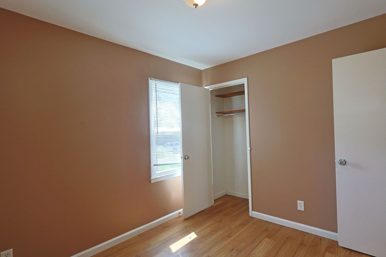 St. Louis House: 325 Caithness Road