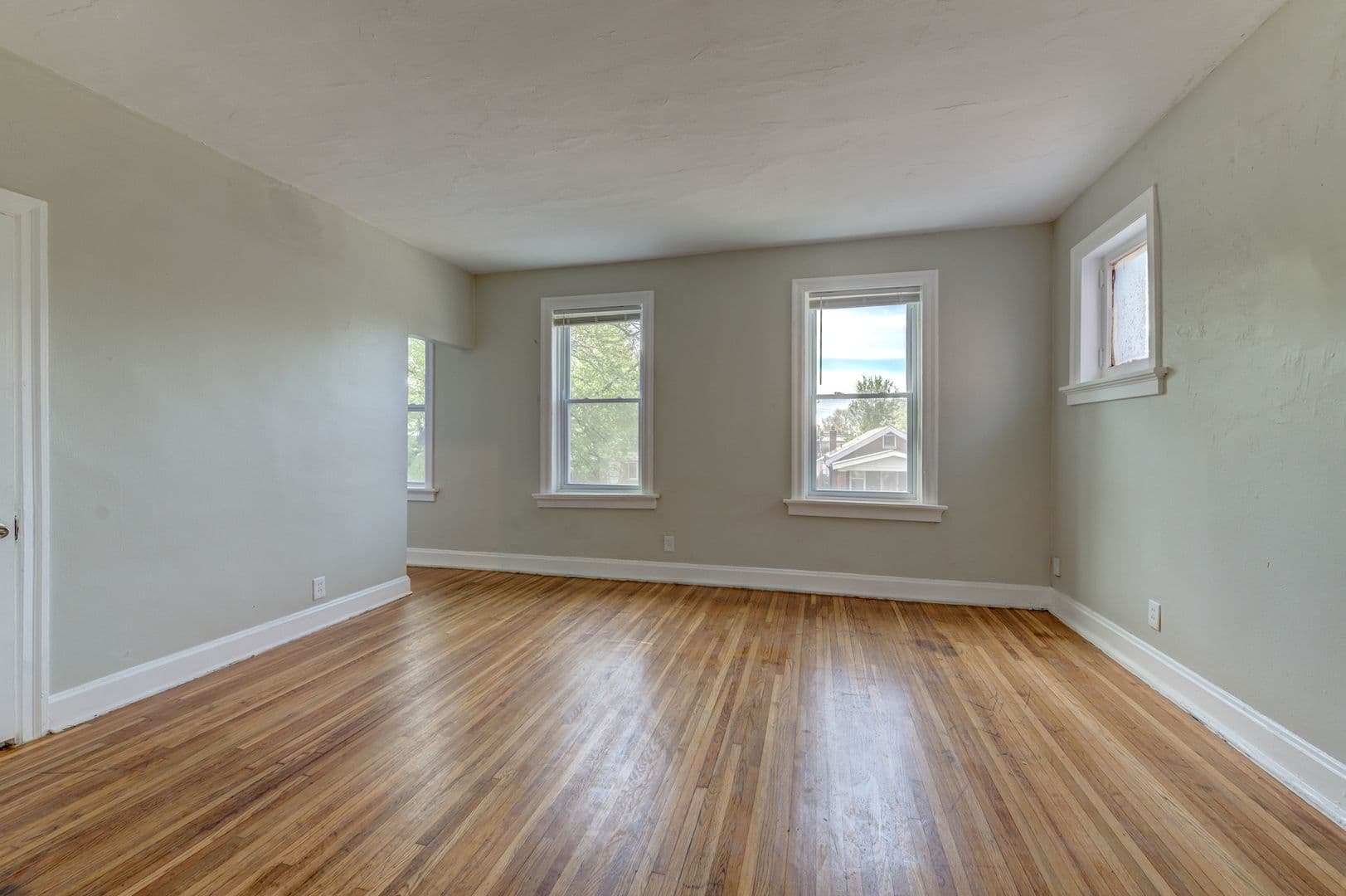 St. Louis Apartment: 3953 Tholozan Ave.