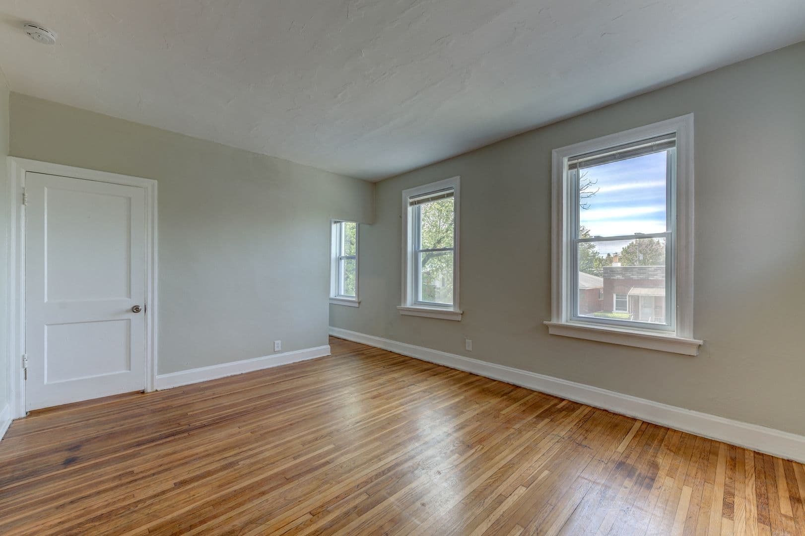 St. Louis Apartment: 3953 Tholozan Ave.