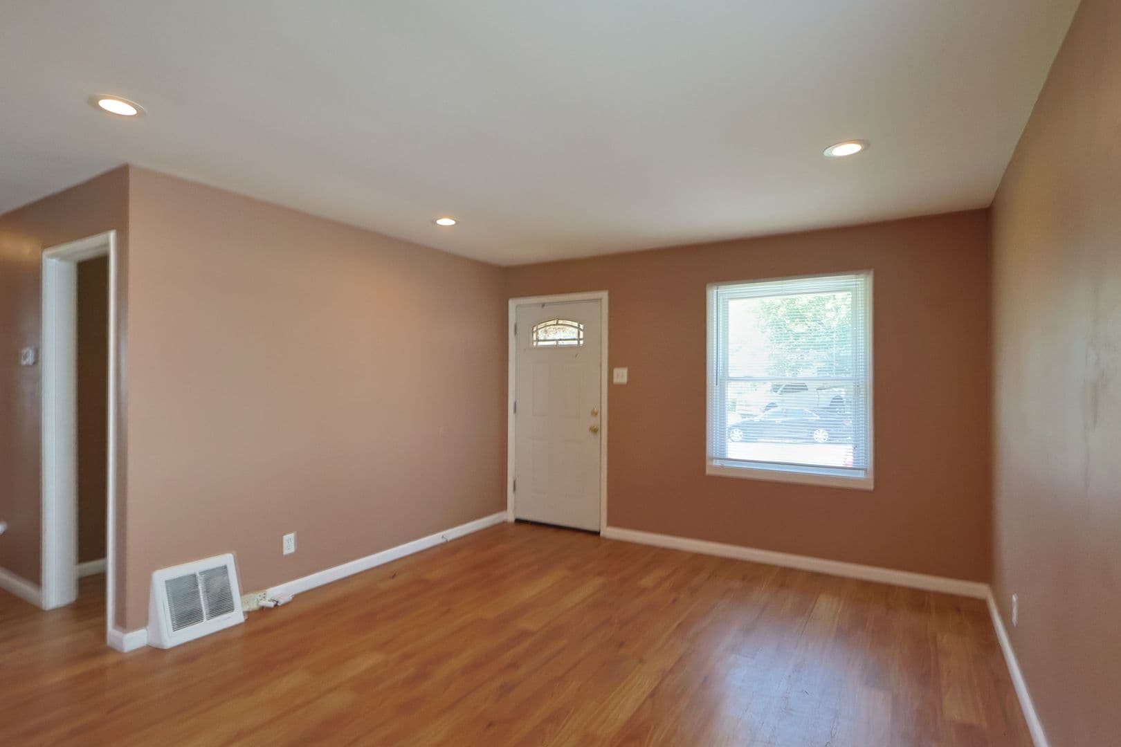 St. Louis House: 325 Caithness Road