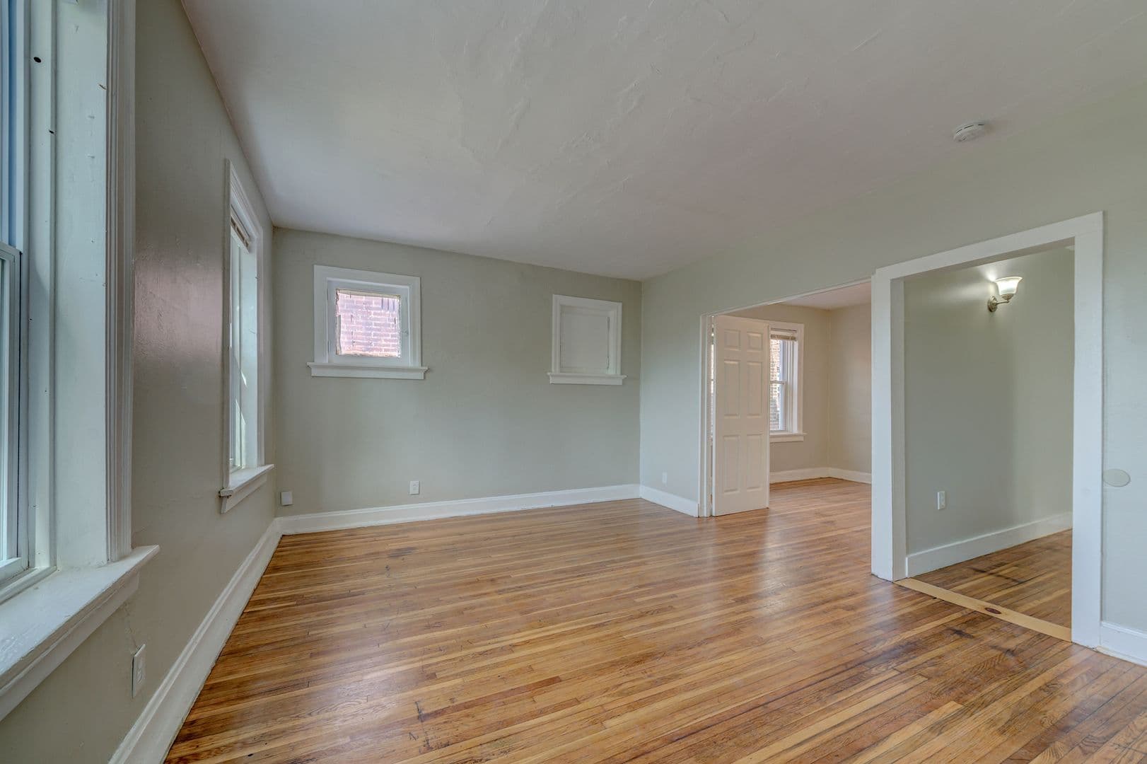 St. Louis Apartment: 3953 Tholozan Ave.