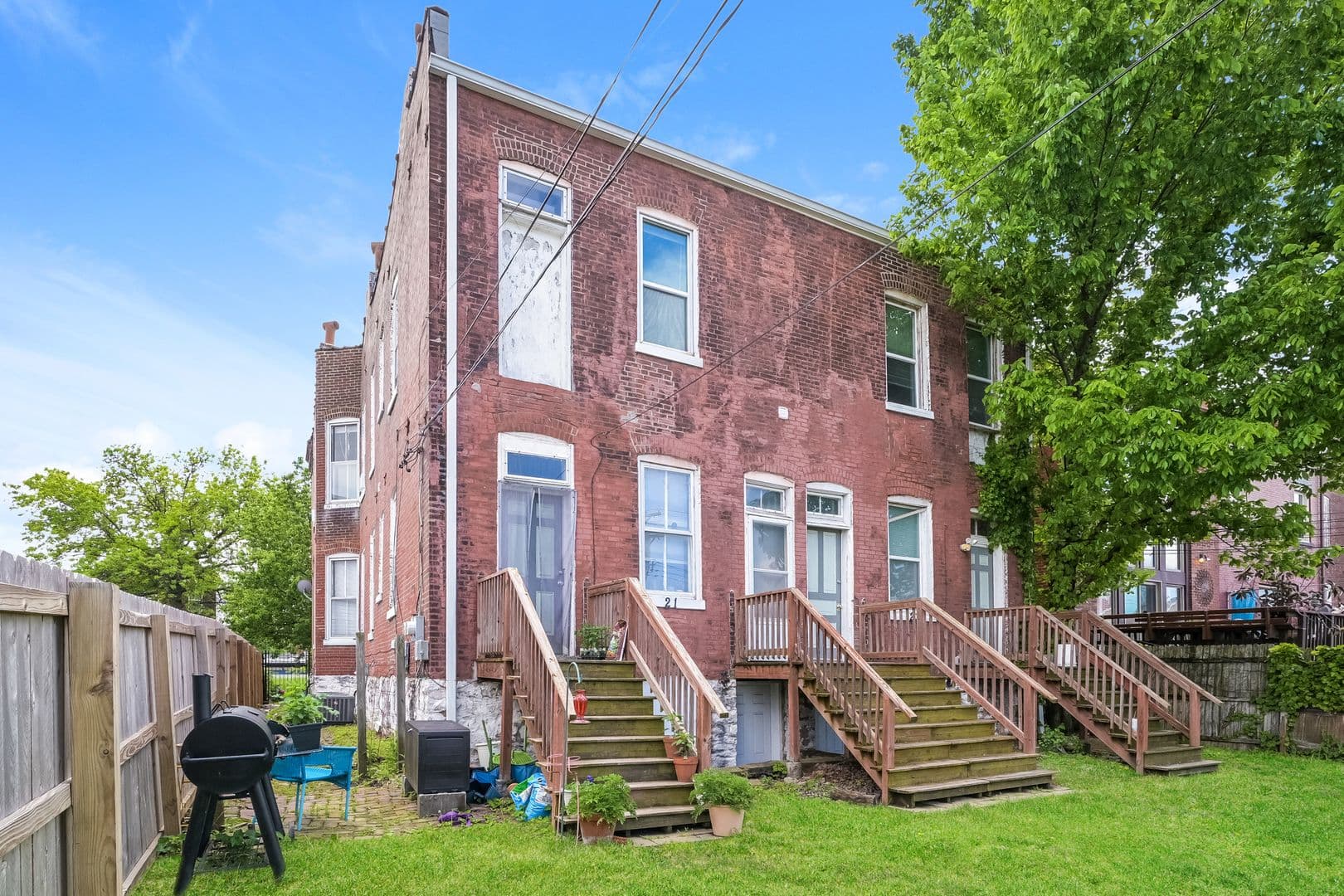 Saint Louis Apartment: 2821-2823 Henrietta Place