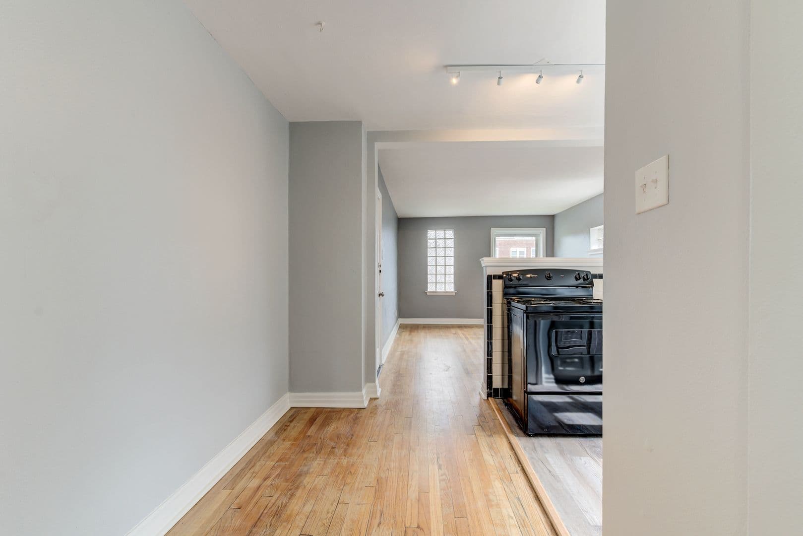 St. Louis Apartment: 4946 - 4948 Kemper Ave.