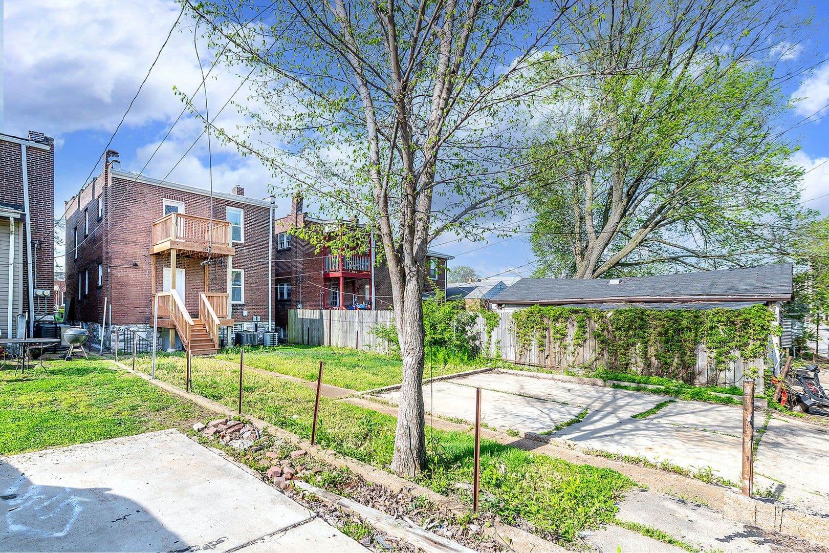 St. Louis Apartment: 3953 Tholozan Ave.