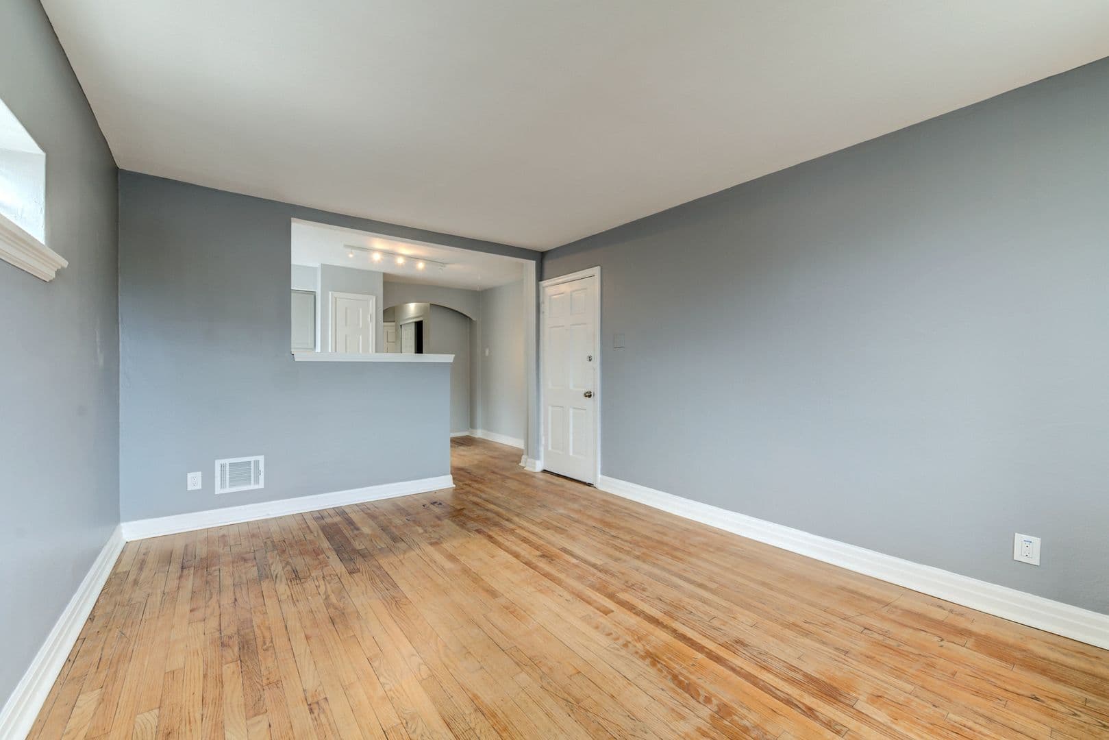 St. Louis Apartment: 4946 - 4948 Kemper Ave.
