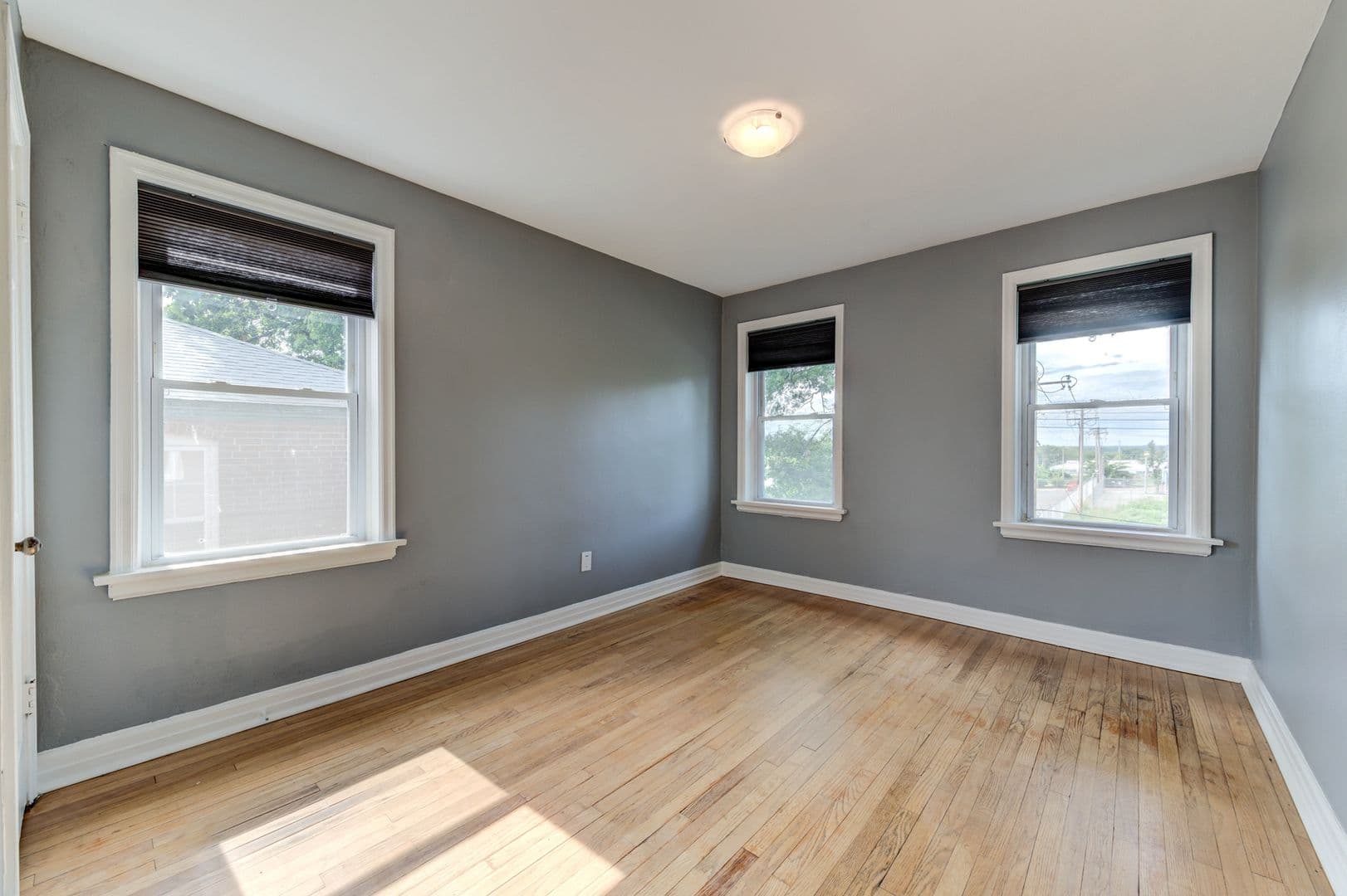 St. Louis Apartment: 4946 - 4948 Kemper Ave.