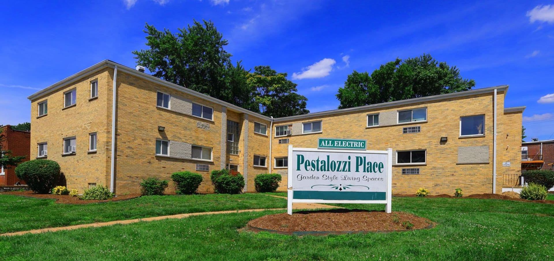 St. Louis Apartment: 3021 PESTALOZZI Street
