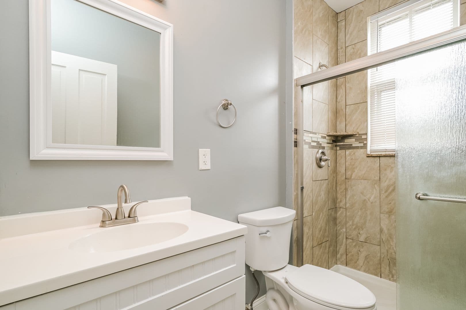 Saint Louis Apartment: 2821-2823 Henrietta Place
