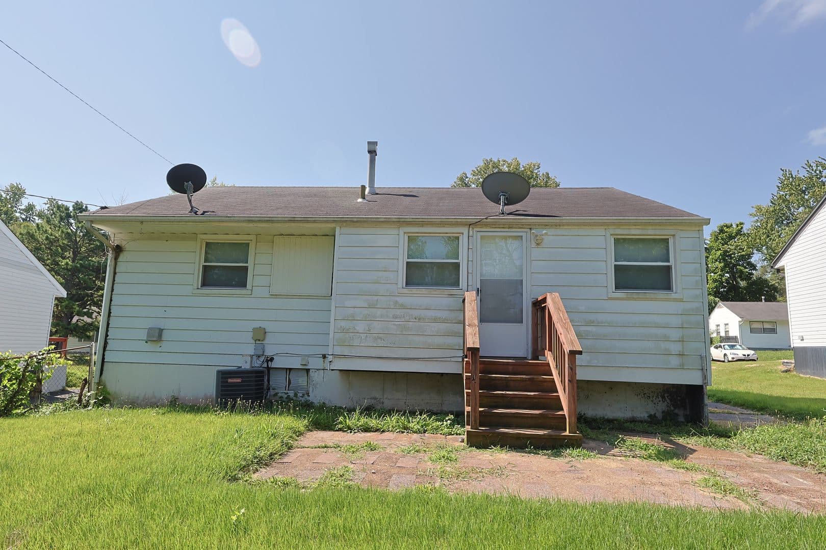 St. Louis House: 325 Caithness Road