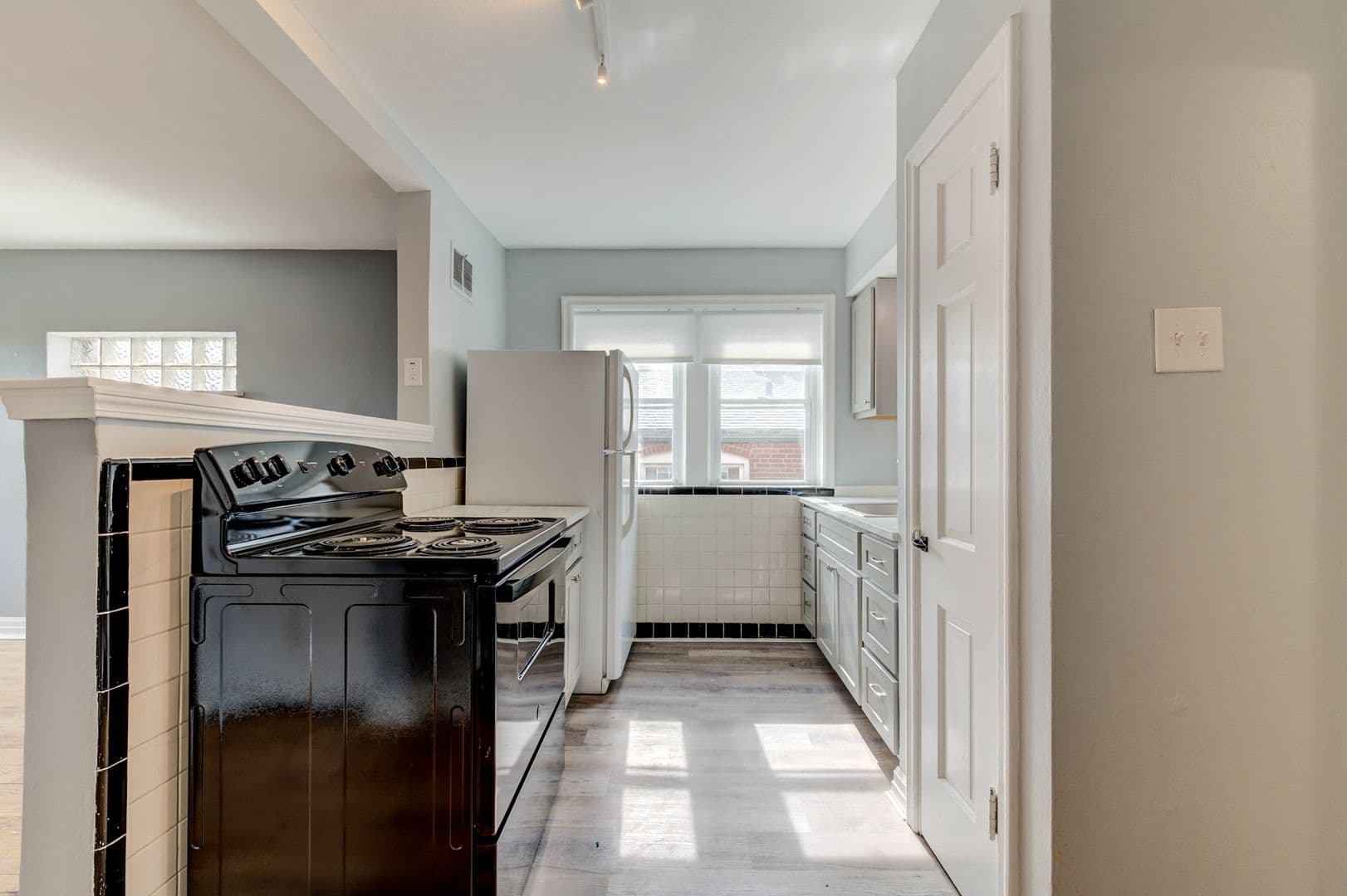 St. Louis Apartment: 4946 - 4948 Kemper Ave.