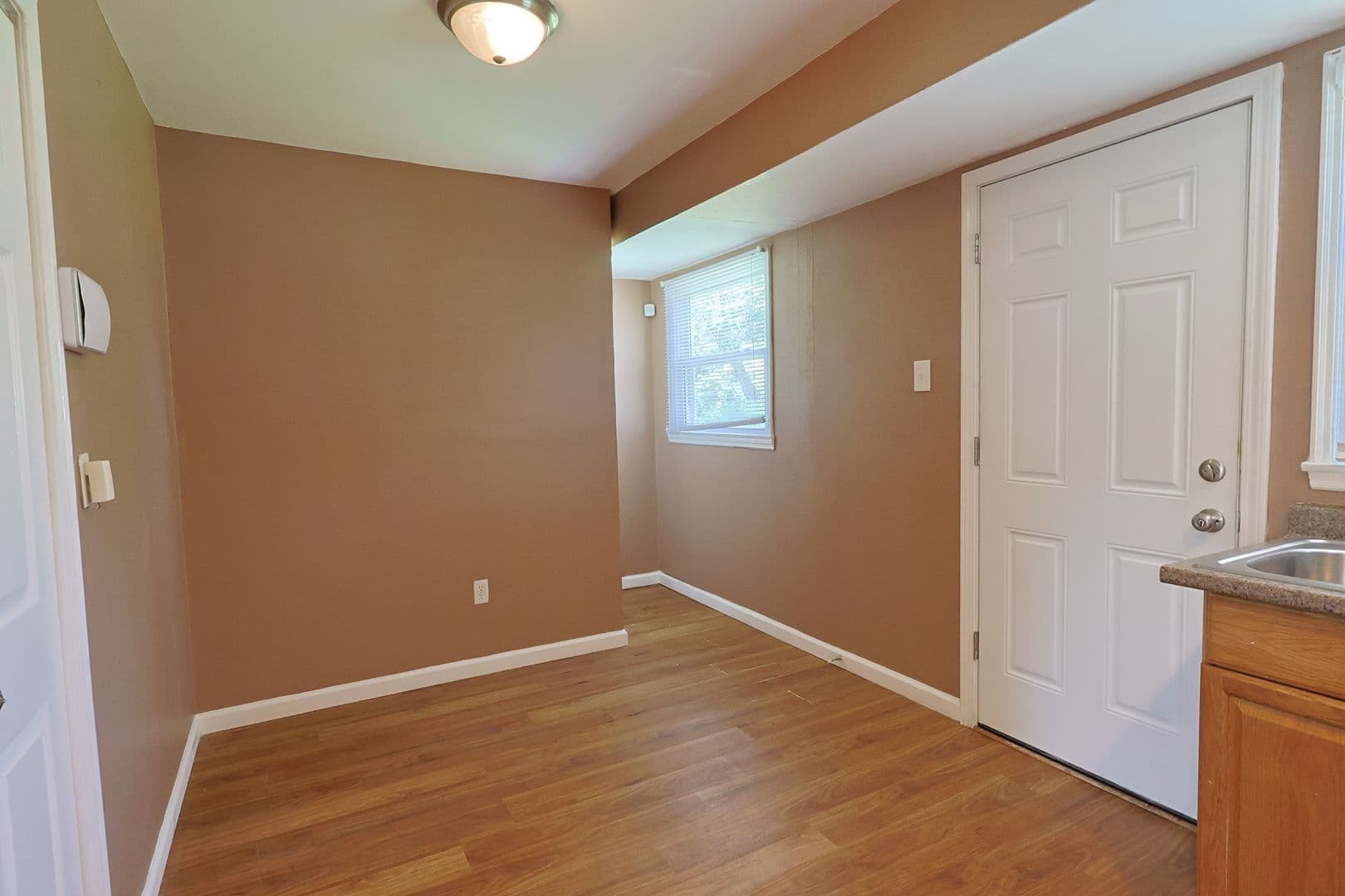 St. Louis House: 325 Caithness Road