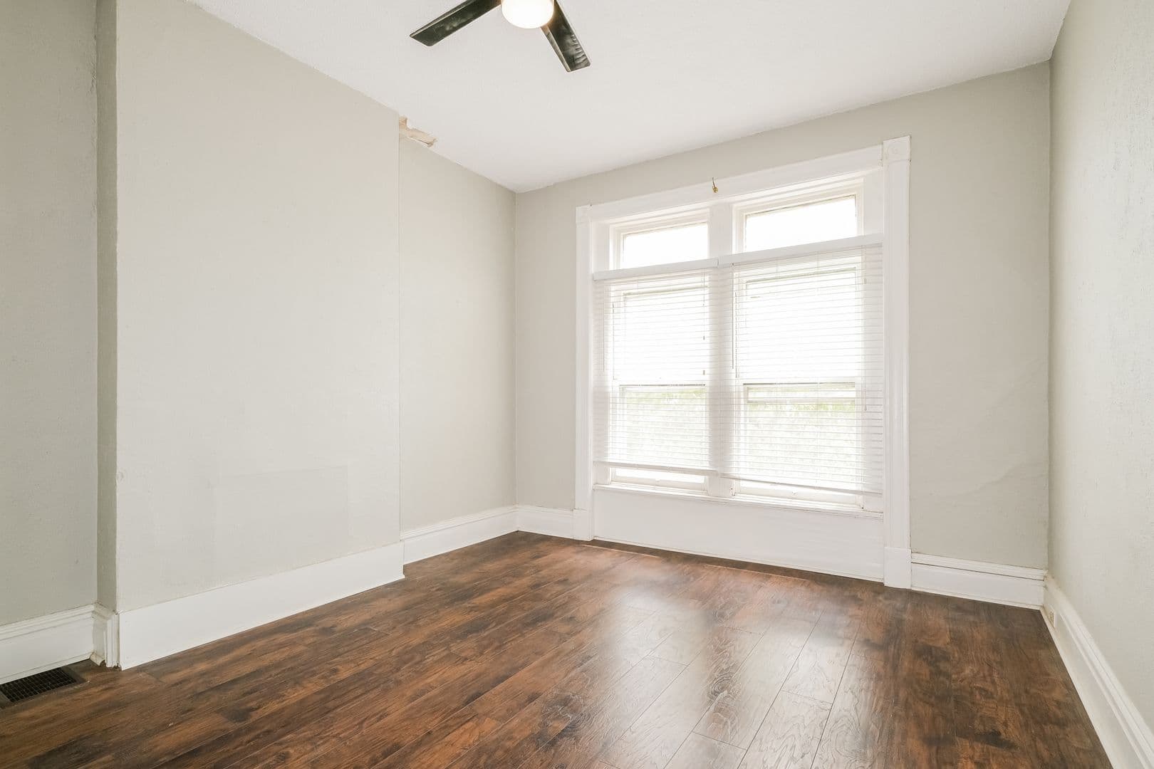 Saint Louis Apartment: 2821-2823 Henrietta Place