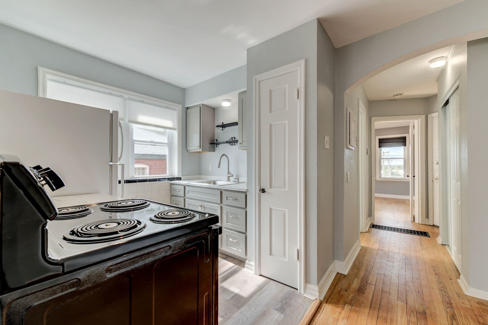 St. Louis Apartment: 4946 - 4948 Kemper Ave.