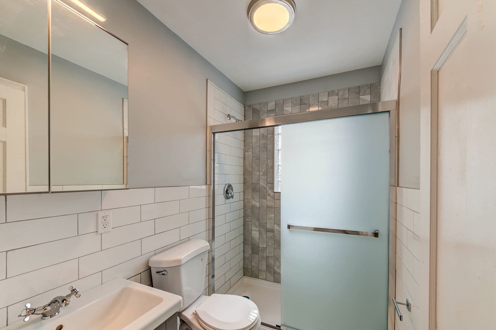 St. Louis Apartment: 4946 - 4948 Kemper Ave.