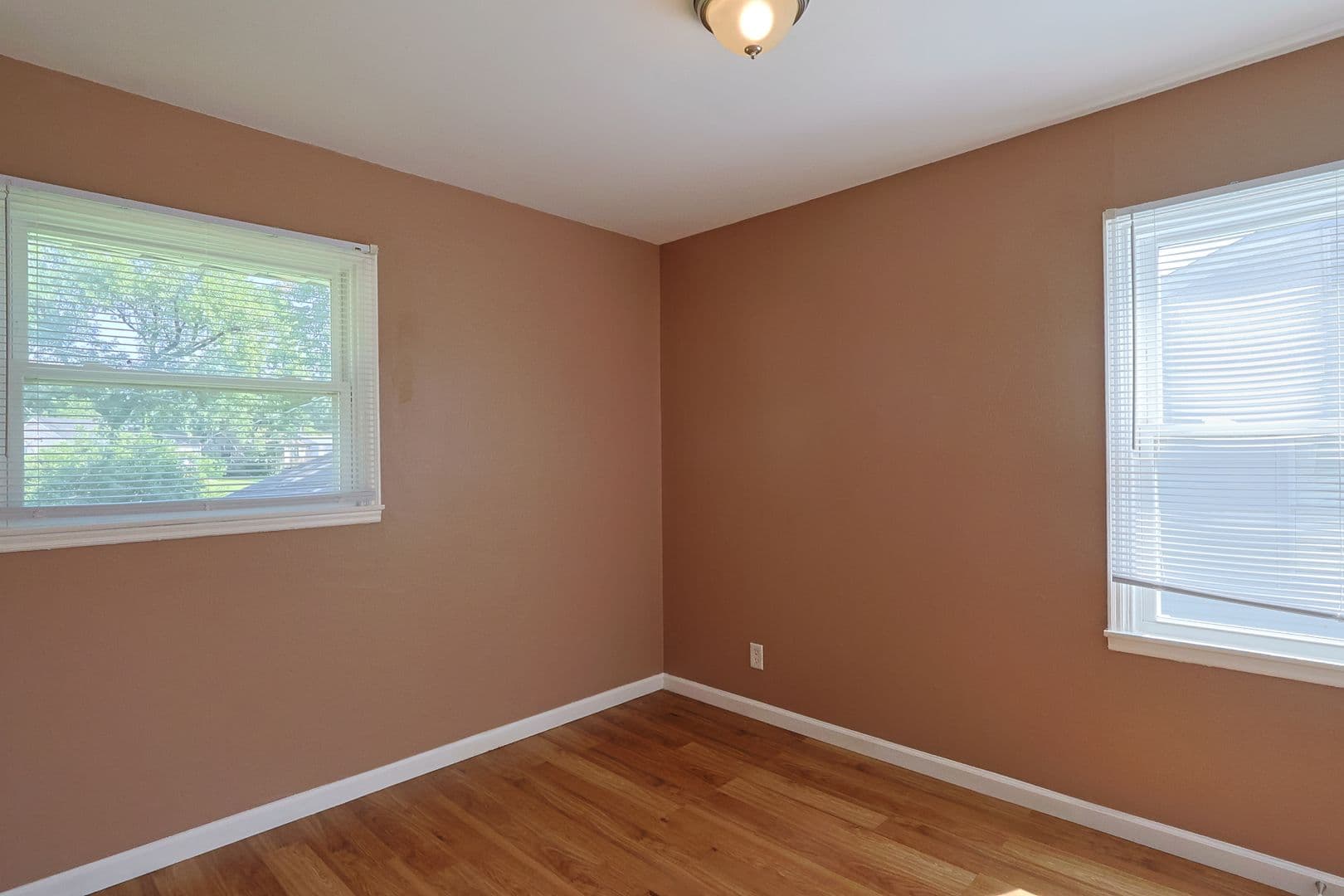 St. Louis House: 325 Caithness Road