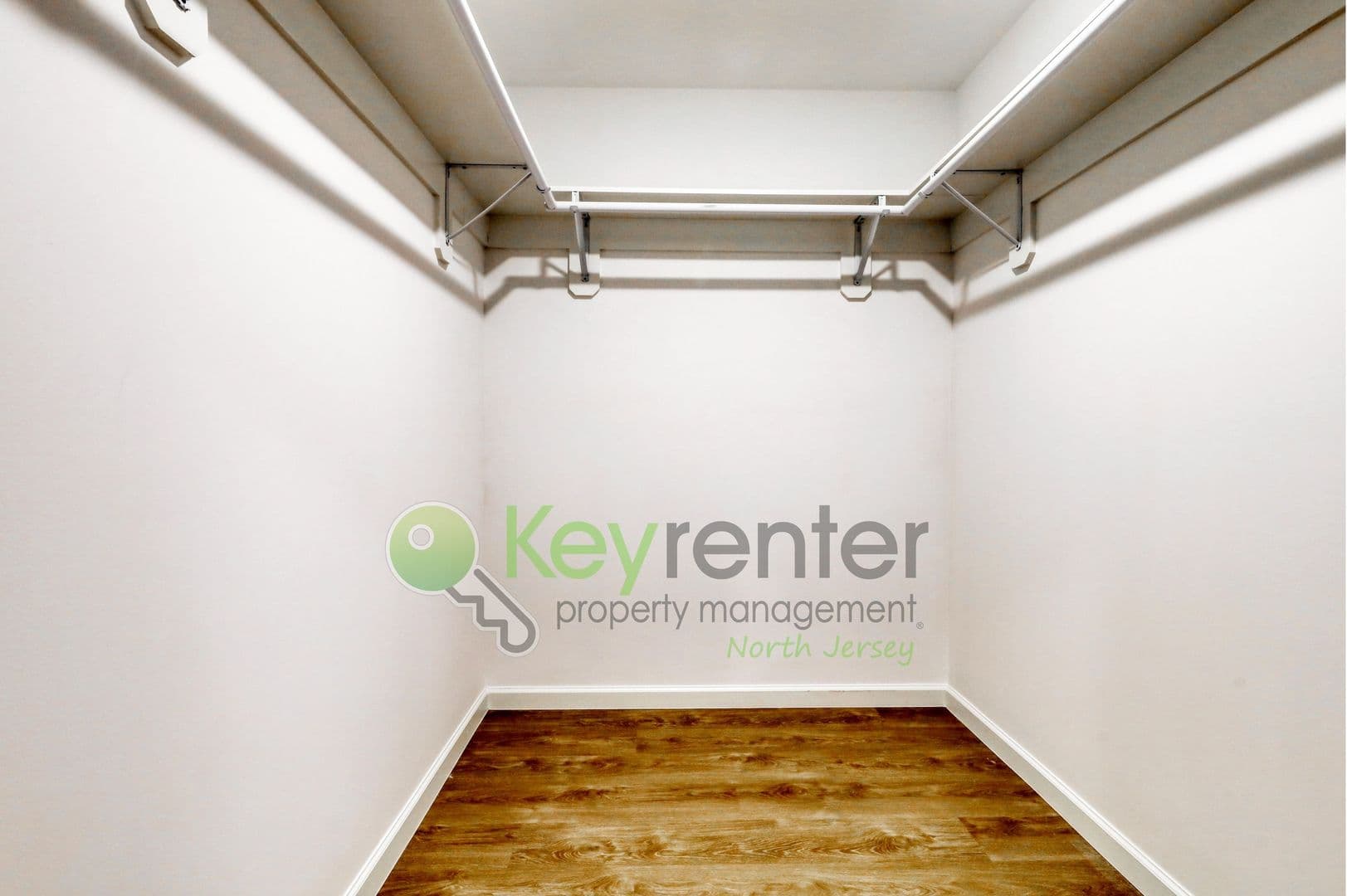 Passaic Townhome: 176 Pennington Avenue