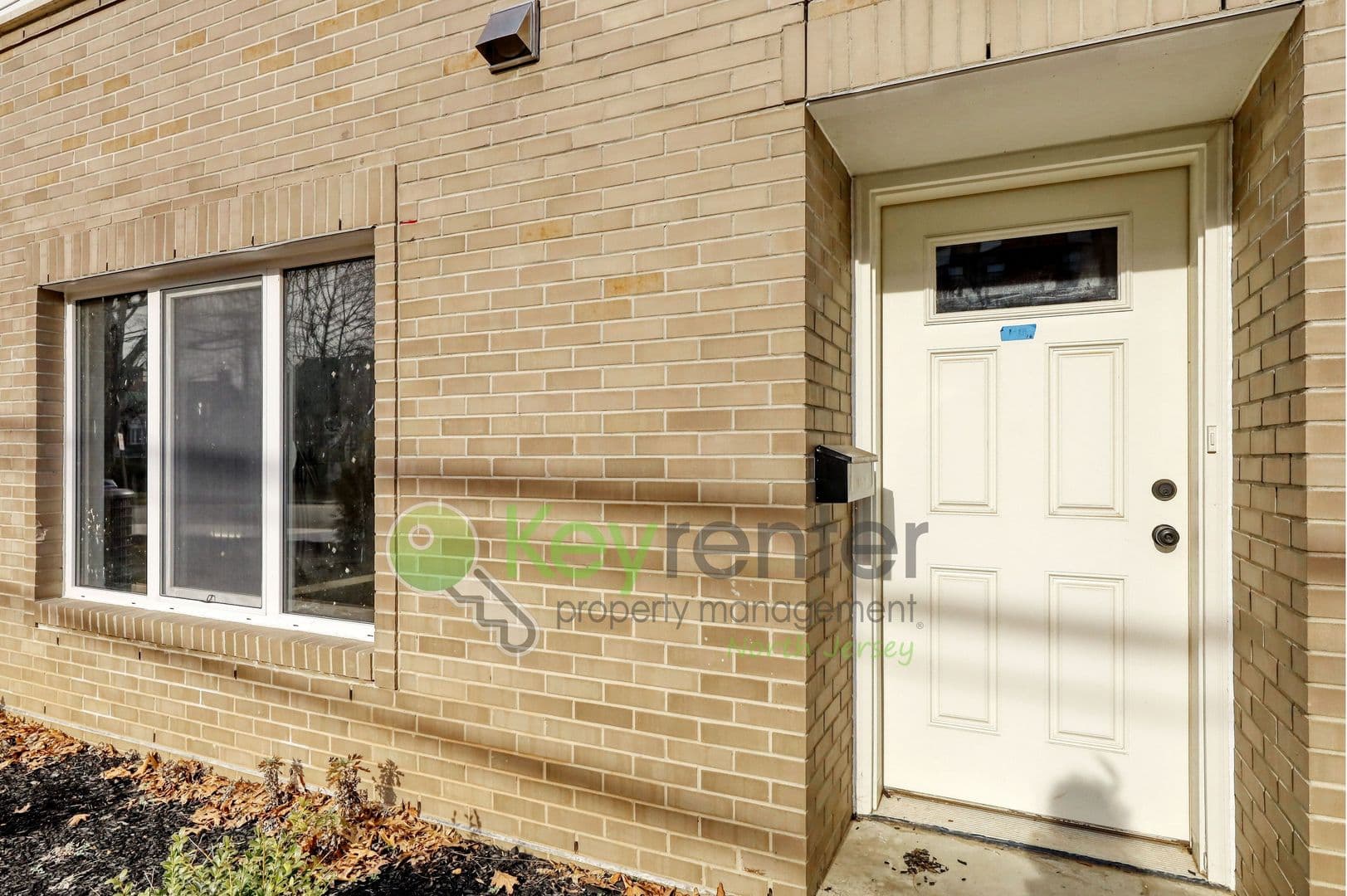 Passaic Townhome: 176 Pennington Avenue