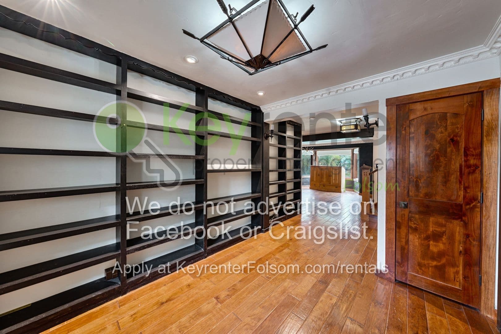 Sacramento House: 930 Saverien Drive