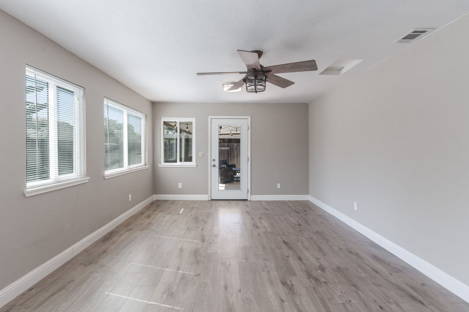 Sacramento House: 10222 Sunol Way