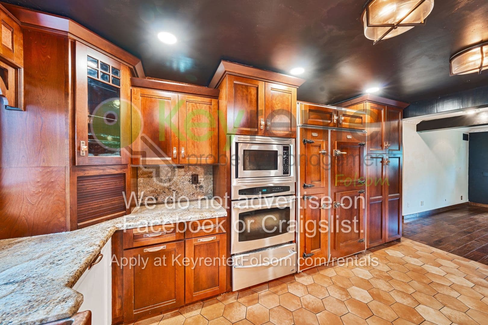 Sacramento House: 930 Saverien Drive