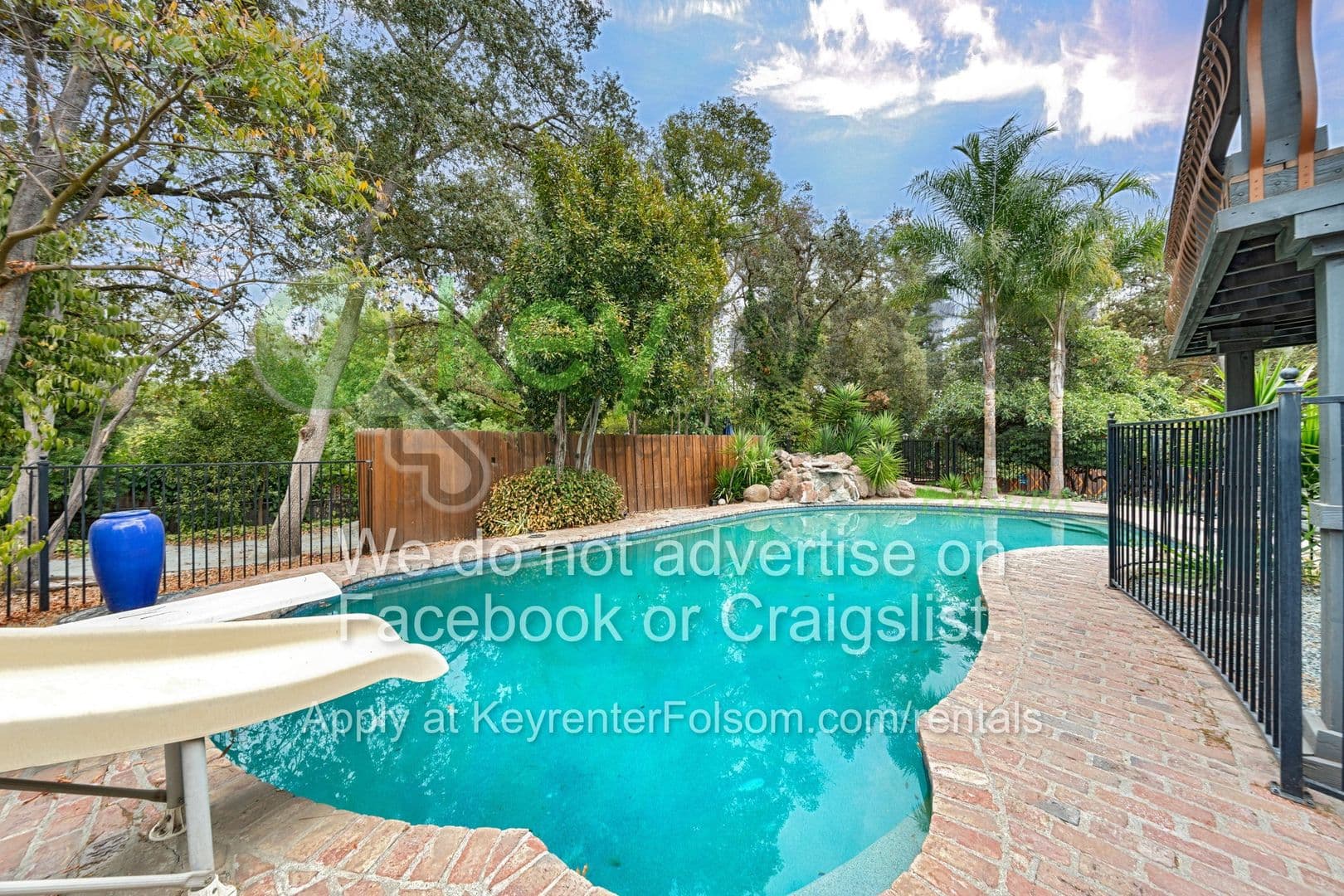 Sacramento House: 930 Saverien Drive